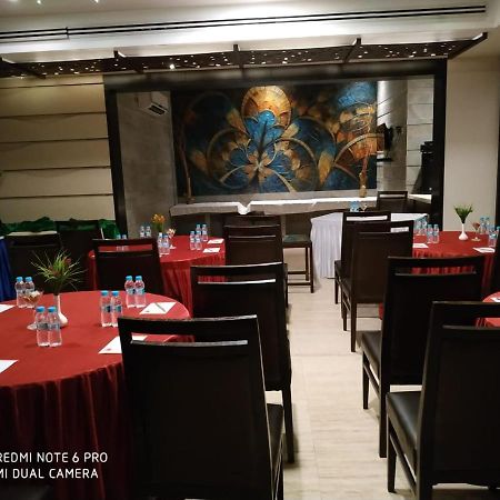 Tarawade Clarks Inn Pune Ngoại thất bức ảnh