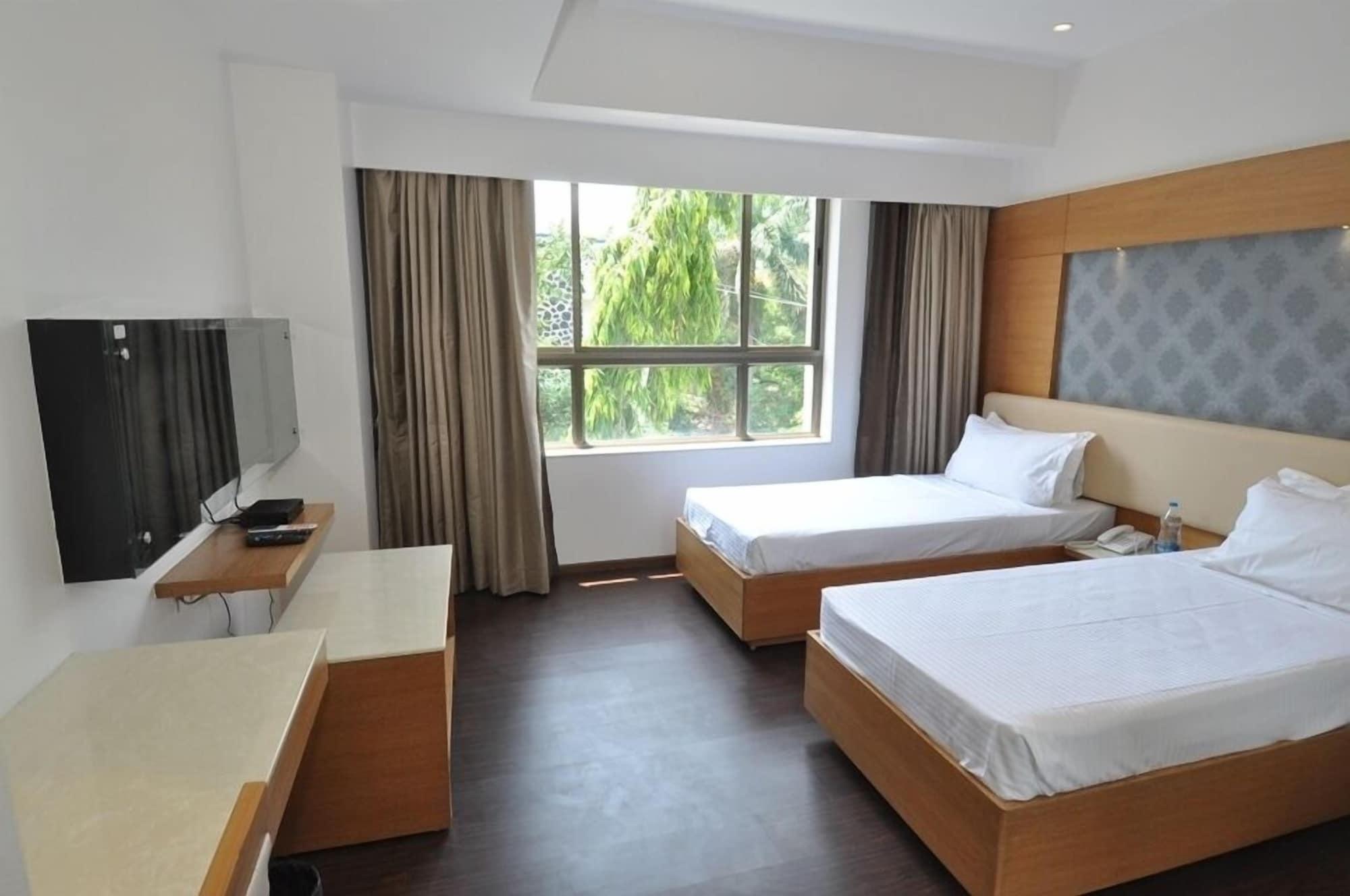 Tarawade Clarks Inn Pune Ngoại thất bức ảnh