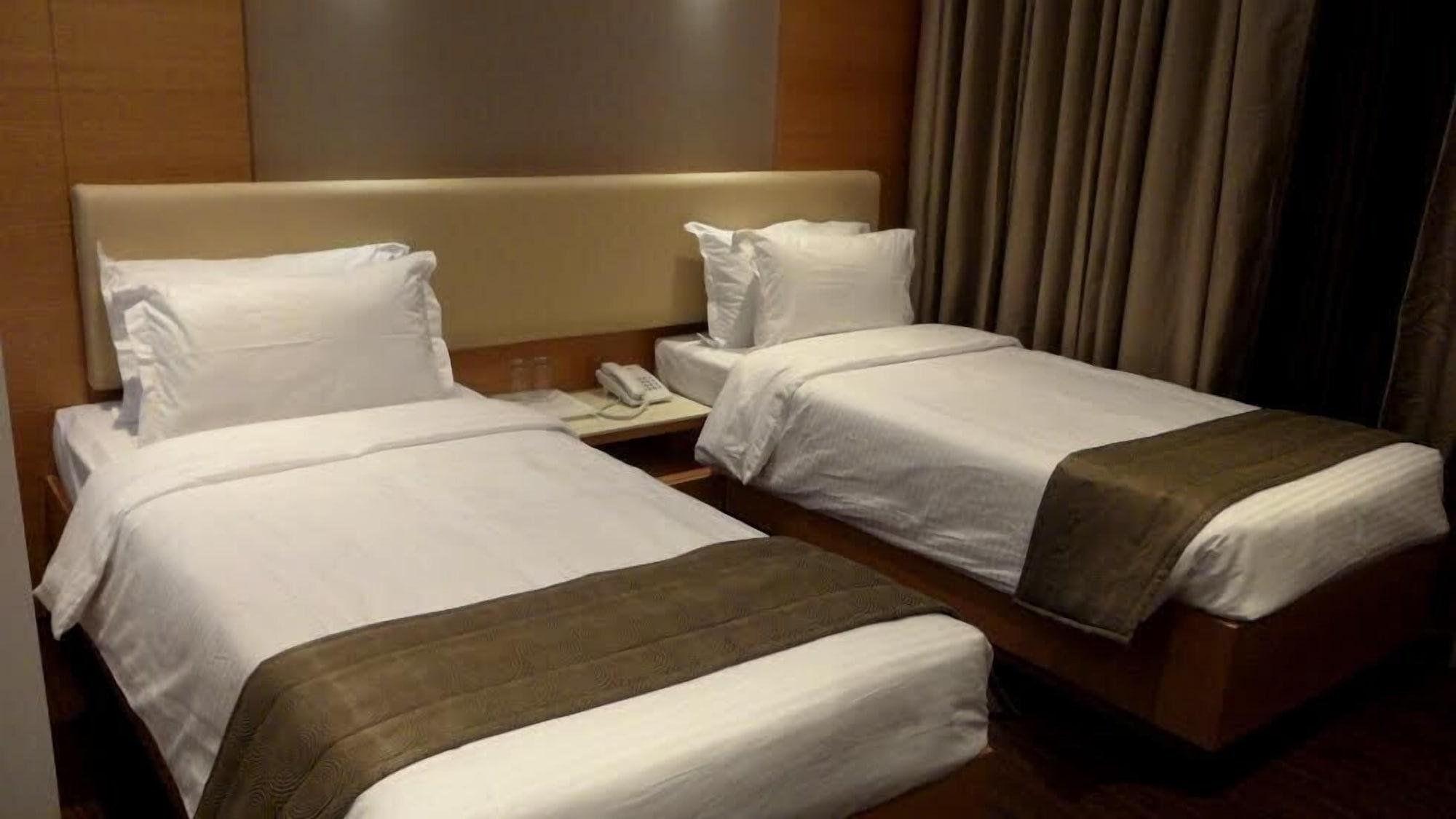 Tarawade Clarks Inn Pune Ngoại thất bức ảnh
