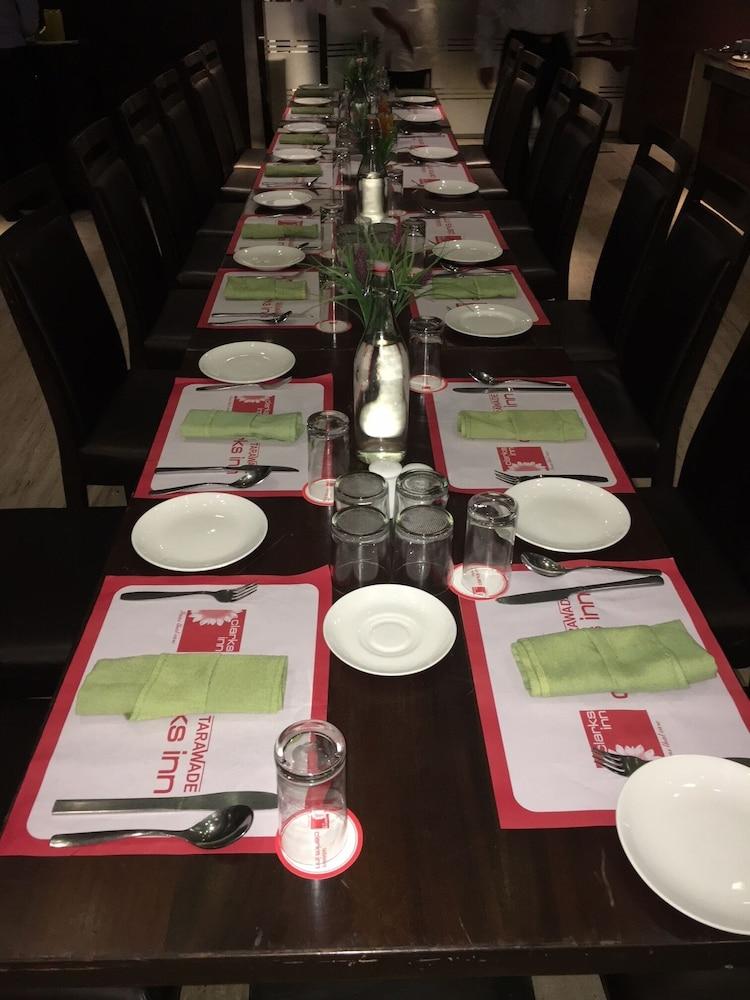 Tarawade Clarks Inn Pune Ngoại thất bức ảnh