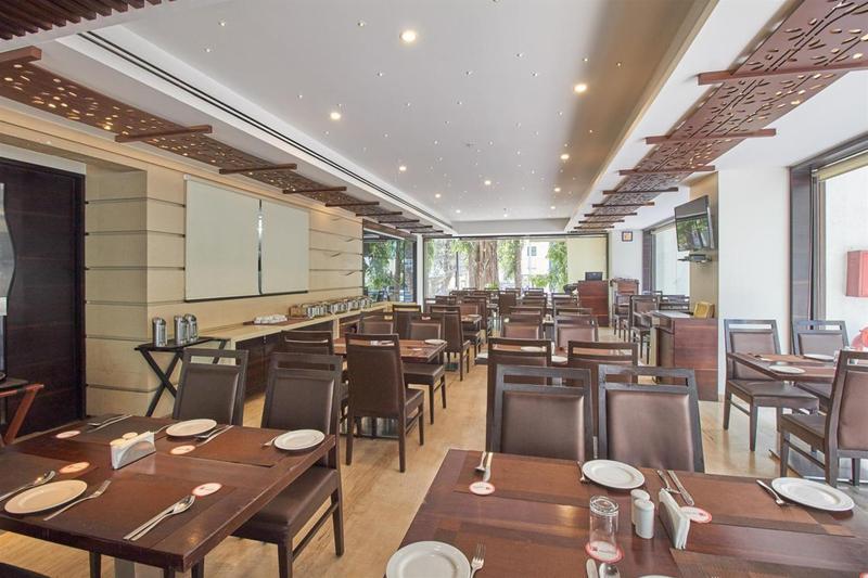 Tarawade Clarks Inn Pune Ngoại thất bức ảnh
