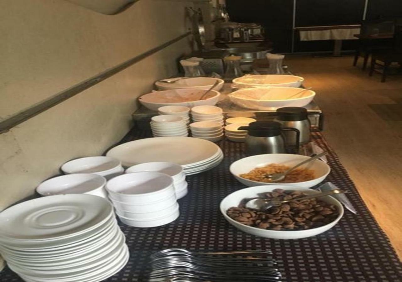 Tarawade Clarks Inn Pune Ngoại thất bức ảnh